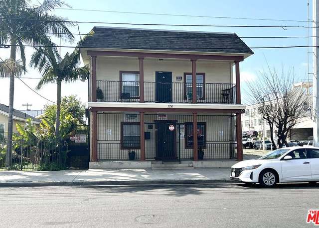 Property at 126 W D St, Wilmington, CA 90744, 4 baths