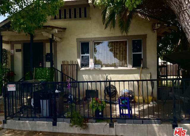 Property at 2623 W 30th St, Los Angeles, CA 90018, 4 beds, 4 baths