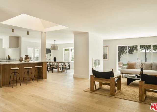 Property at 30610 Las Estrellas Dr, Malibu, CA 90265, 4 beds, 3 baths
