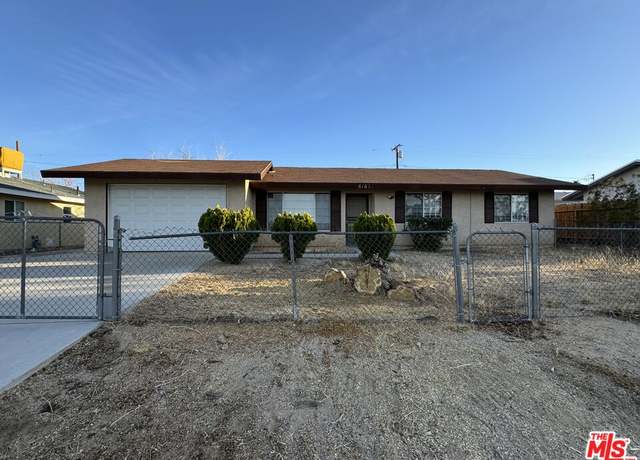 Property at 61627 Capilla Dr, Joshua Tree, CA 92252, 3 beds, 1 bath