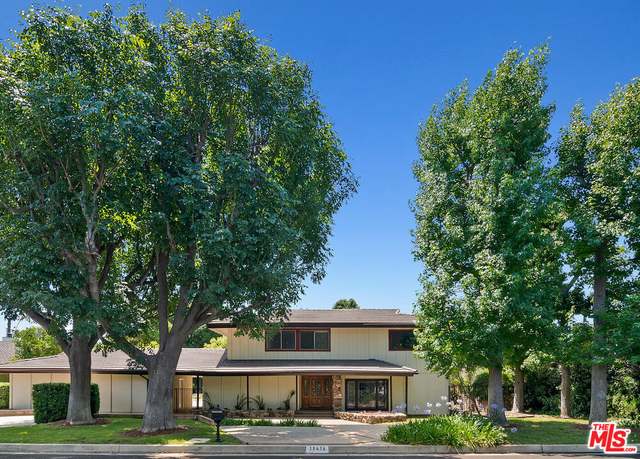 Property at 19416 Kinzie St, Northridge, CA 91324, 5 beds, 3 baths