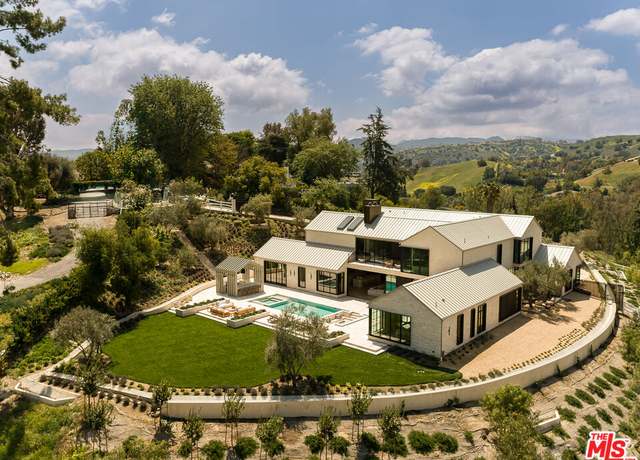 Property at 24172 Lupin Hill Rd, Hidden Hills, CA 91302, 6 beds, 6.5 baths