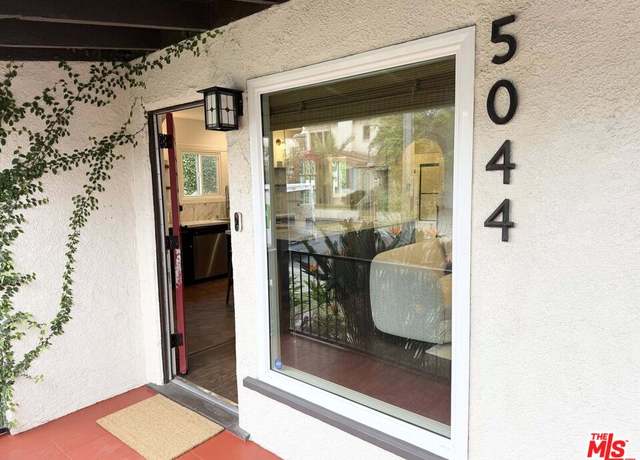 Property at 5044 Pickford St, Los Angeles, CA 90019, 1 bed, 2 baths