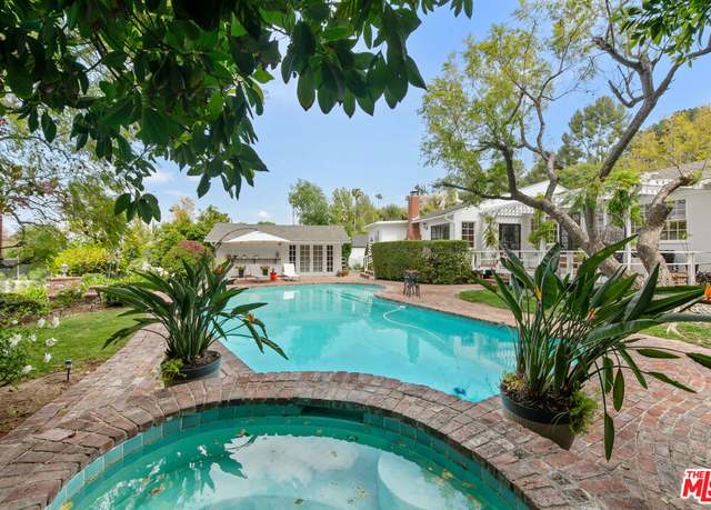 Property at 17949 Karen Dr, Encino, CA 91316, 3 beds, 3 baths