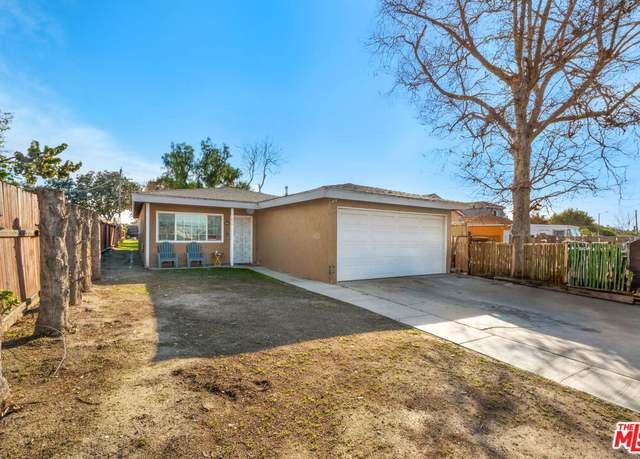 Property at 962 E Lanzit Ave, Los Angeles, CA 90059, 3 beds, 2 baths