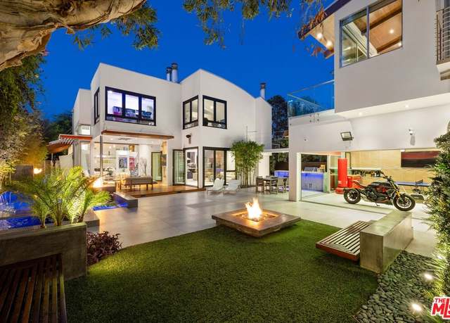 Property at 624 23rd St, Santa Monica, CA 90402, 5 beds, 4.5 baths