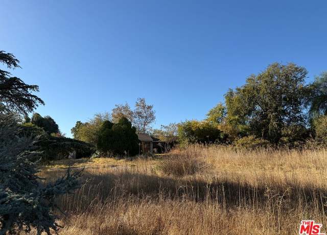 Property at 10425 Independence Ave, Chatsworth, CA 91311, 3 beds, 2 baths