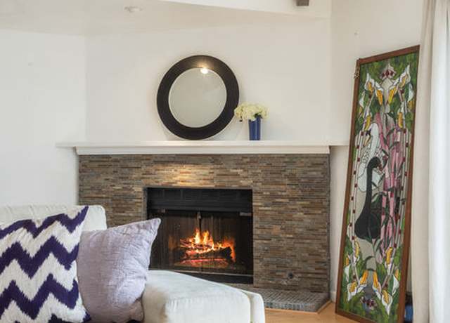 Property at 847 17th St #6, Santa Monica, CA 90403, 2 beds, 2.5 baths