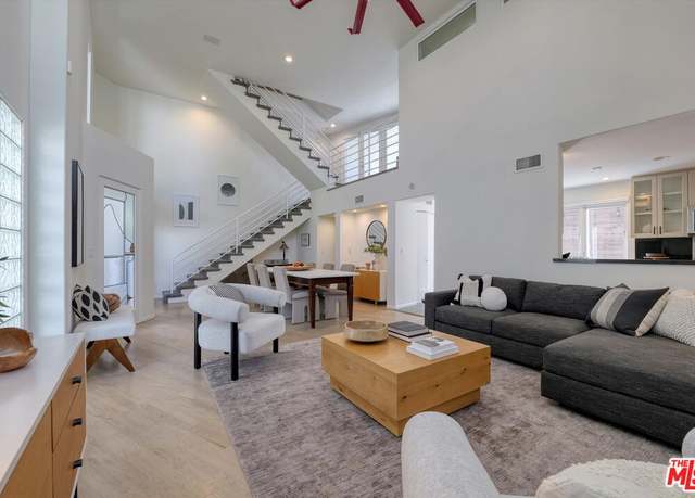 Property at 833 17th St #5, Santa Monica, CA 90403, 3 beds, 3 baths