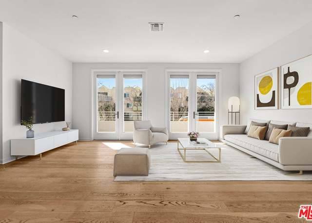 Property at 4240 Laurel Canyon Blvd #201, Studio City, CA 91604, 3 beds, 3.5 baths