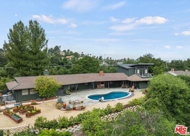 Property at 4650 Canoga Ave, Woodland Hills, CA 91364, 3 beds, 3 baths