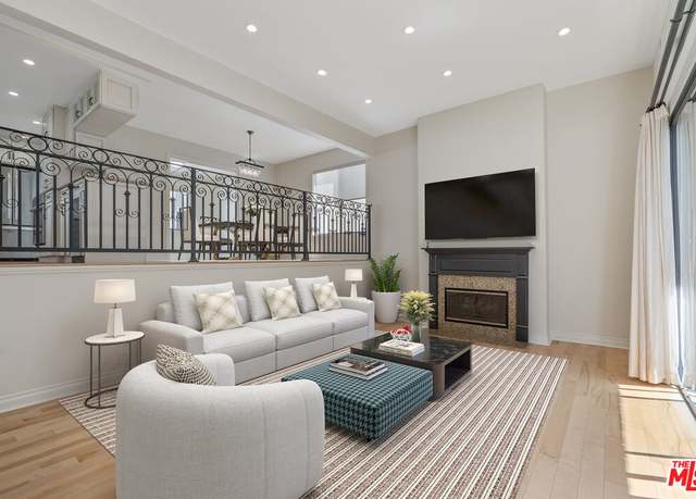 Property at 828 19th St Unit D, Santa Monica, CA 90403, 2 beds, 2.5 baths