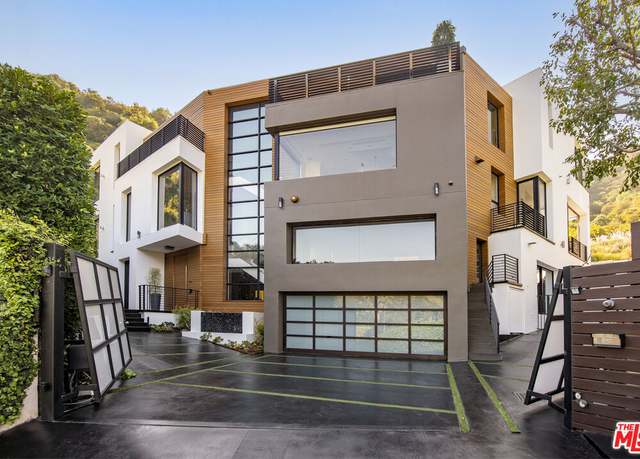 Property at 9852 San Cir, Beverly Hills, CA 90210, 7 beds, 10 baths