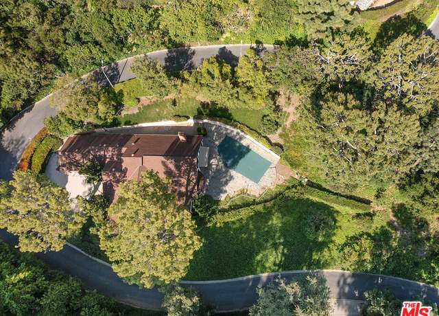 Property at 1116 Calle Vista Dr, Beverly Hills, CA 90210, 3 beds, 3 baths
