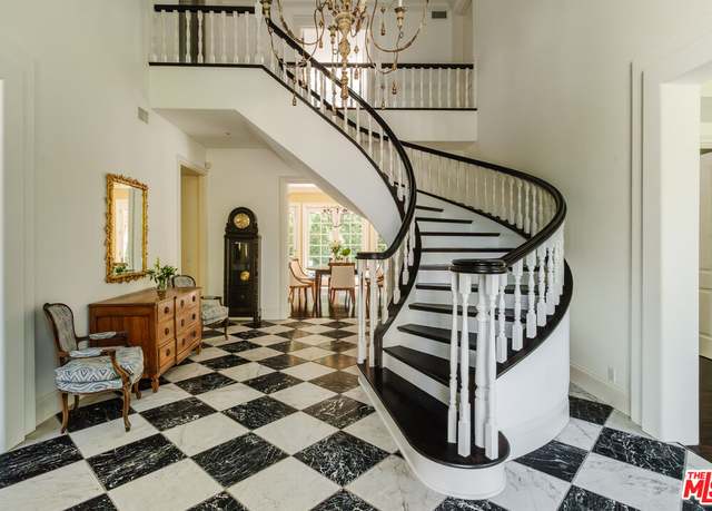 Property at 5425 Encino Ave, Encino, CA 91316, 5 beds, 7 baths