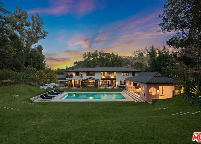 Property at 16001 Woodvale Rd, Encino, CA 91436, 8 beds, 12 baths