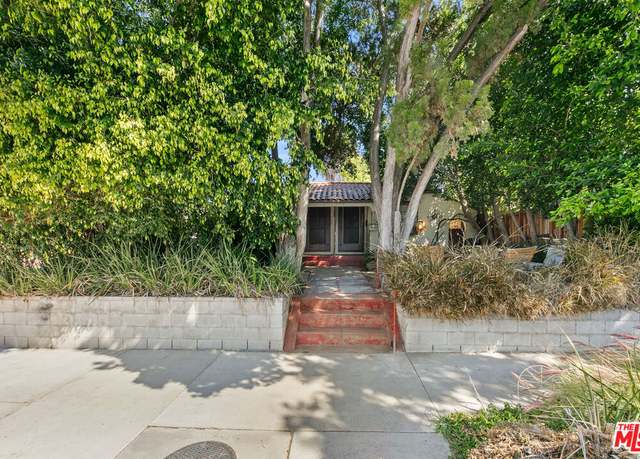 Property at 7735 Lexington Ave, West Hollywood, CA 90046, 4 beds, 4 baths