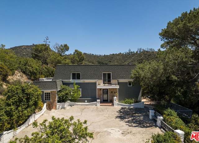 Property at 2639 Kennington Dr, Glendale, CA 91206, 3 beds, 2.5 baths