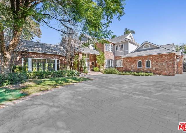 Property at 19333 Wells Dr, Tarzana, CA 91356, 4 beds, 5 baths