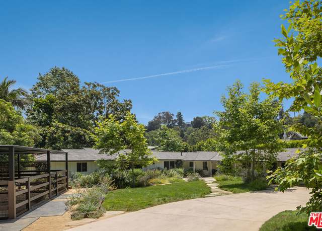 Property at 13214 Riviera Ranch Rd, Los Angeles, CA 90049, 4 beds, 3.5 baths