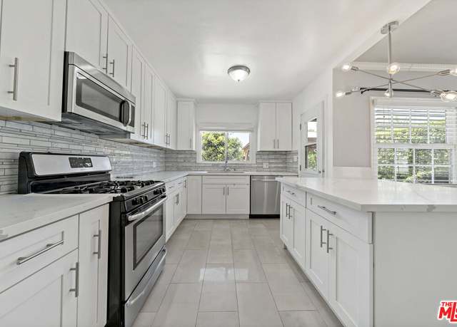 Property at 10731 Gothic Ave, Granada Hills, CA 91344, 4 beds, 2 baths