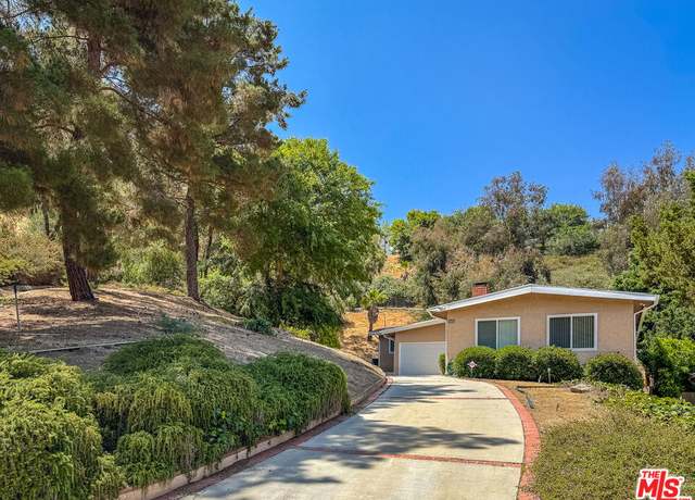 Property at 22297 Buena Ventura St, Woodland Hills, CA 91364, 4 beds, 2 baths