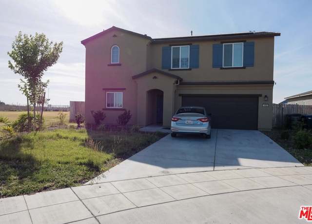Property at 1462 W Randy Ct, Fowler, CA 93625, 4 beds, 2.5 baths