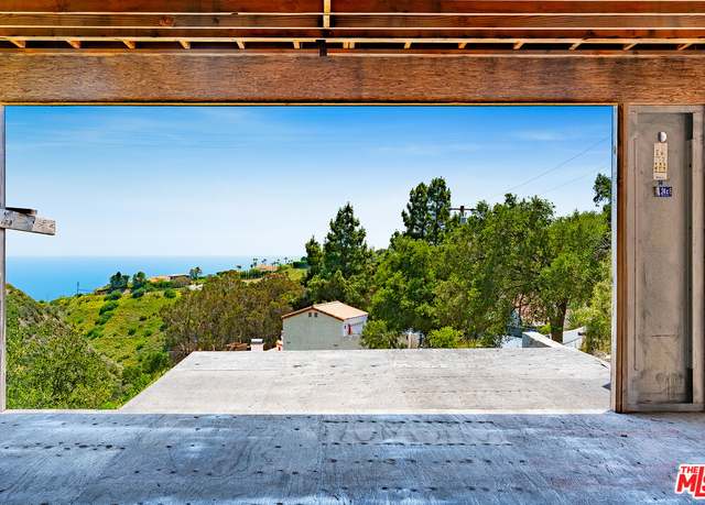Property at 26565 Ocean View Dr, Malibu, CA 90265
