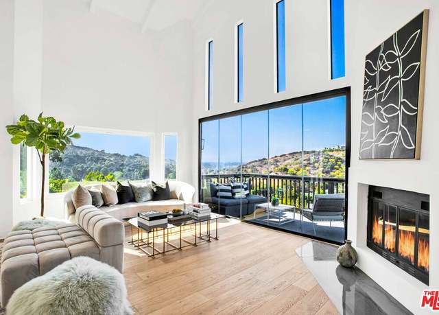 Property at 11559 Dona Teresa Dr, Studio City, CA 91604, 6 beds, 7 baths