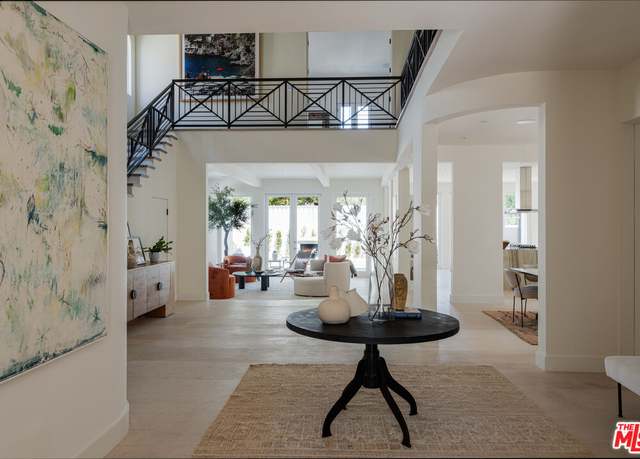 Property at 526 N Plymouth Blvd, Los Angeles, CA 90004, 5 beds, 5.5 baths
