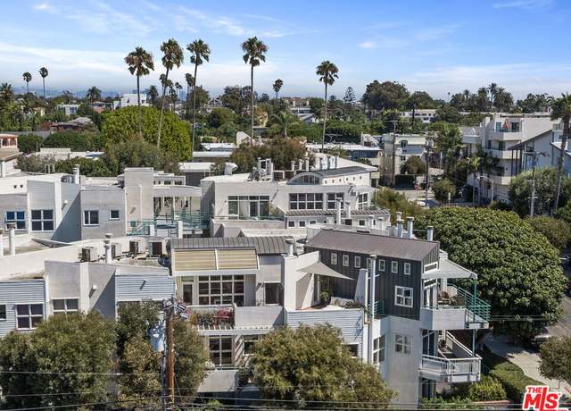 Property at 2115 3rd St #203, Santa Monica, CA 90405, 2 beds, 3.5 baths