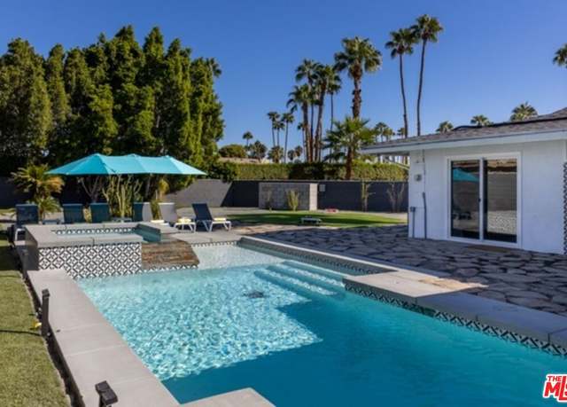 Property at 980 N Buttonwillow Cir, Palm Springs, CA 92262, 4 beds, 2 baths