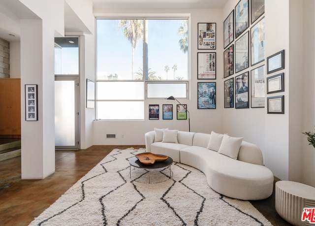 Property at 1320 Abbot Kinney Blvd, Venice, CA 90291, 5 beds, 3 baths