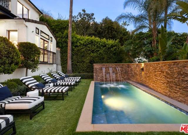 Property at 1472 N Kings Rd, West Hollywood, CA 90069, 3 beds, 2.5 baths