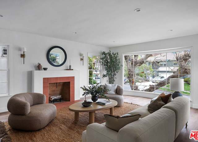Property at 5215 Parkglen Ave, Los Angeles, CA 90043, 3 beds, 3 baths