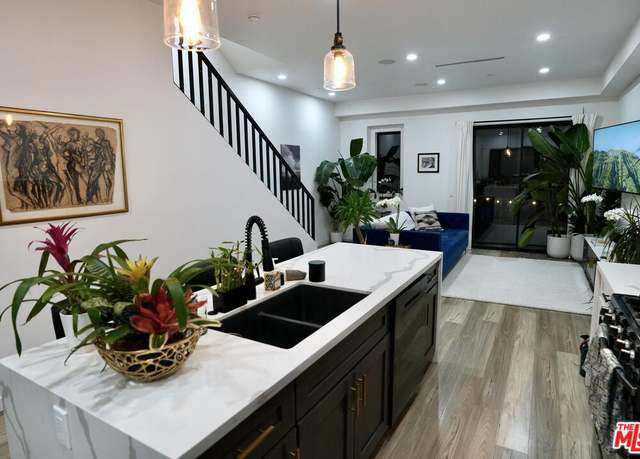 Property at 5961 Fountain Ave, Los Angeles, CA 90028, 2 beds, 3 baths