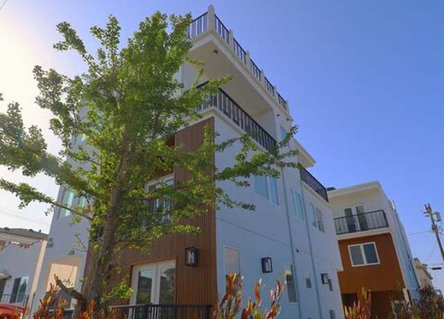Property at 776 W 25th St, San Pedro, CA 90731, 13 beds, 15 baths