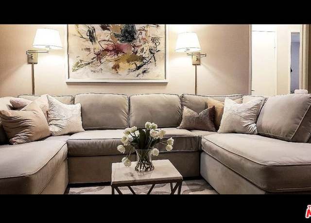 Property at 5827 Bowcroft St #2, Los Angeles, CA 90016, 2 beds, 1.5 baths