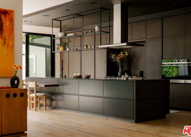 Property at 14058 Davana Ter, Sherman Oaks, CA 91423, 6 beds, 7 baths