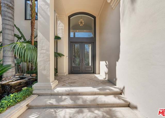 Property at 4730 Azucena Rd, Woodland Hills, CA 91364, 6 beds, 4.5 baths