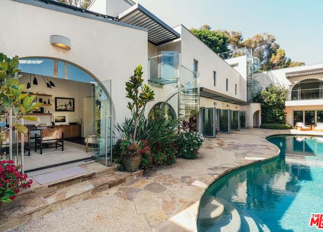 Property at 14800 Corona Del Mar, Pacific Palisades, CA 90272, 8 beds, 9 baths