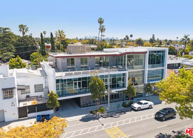 Property at 920 N Fairfax Ave, Los Angeles, CA 90046, 5 beds, 5 baths