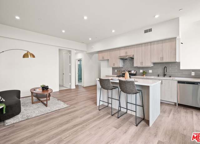 Property at 1202 N Orange Grv, West Hollywood, CA 90046, 3 beds, 3 baths