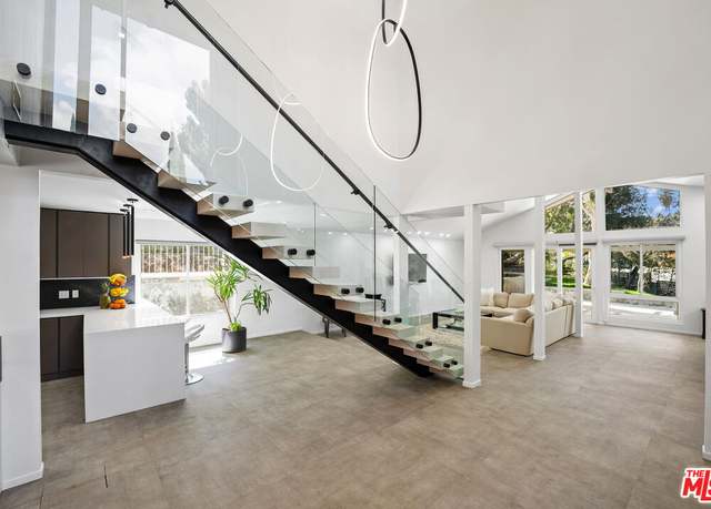 Property at 3585 Alana Dr, Sherman Oaks, CA 91403, 5 beds, 5 baths