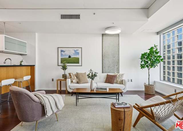 Property at 1155 S Grand Ave #1207, Los Angeles, CA 90015, 1 bed, 1 bath
