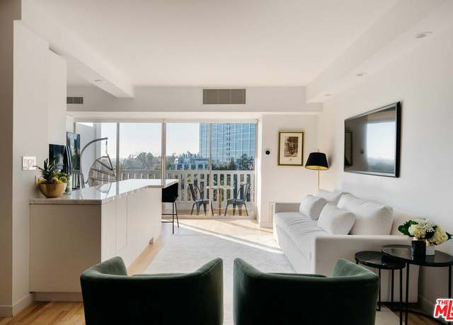 Property at 999 N Doheny Dr #702, West Hollywood, CA 90069, 1 bath