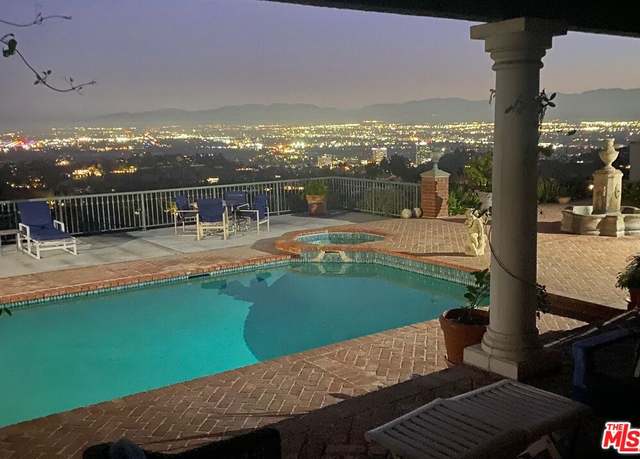 Property at 3324 Alana Dr, Sherman Oaks, CA 91403, 5 beds, 5.5 baths
