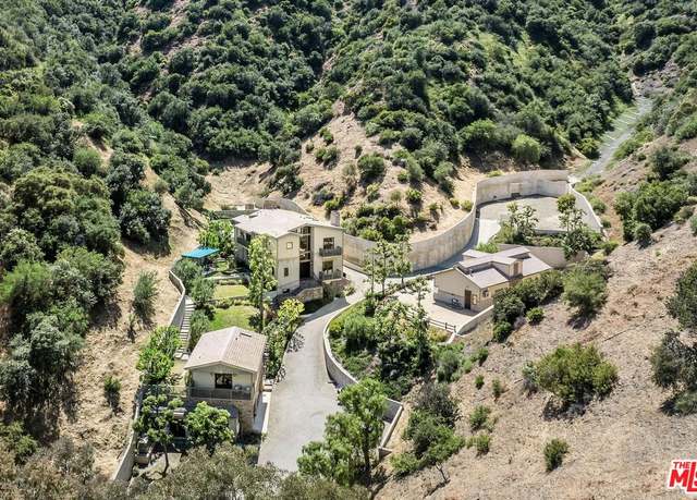Property at 4099 Mandeville Canyon Rd, Brentwood, CA 90049, 5 beds, 7.5 baths