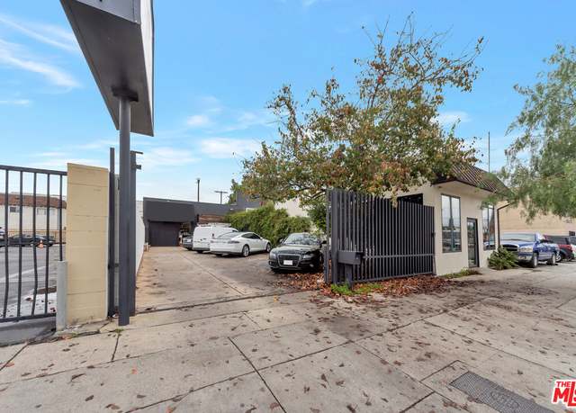 Property at 10835 Magnolia Blvd, North Hollywood, CA 91601, 1 bed, 2 baths