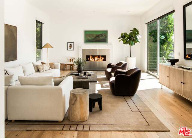 Property at 1611 Sunset Plaza Dr, Los Angeles, CA 90069, 4 beds, 3.5 baths